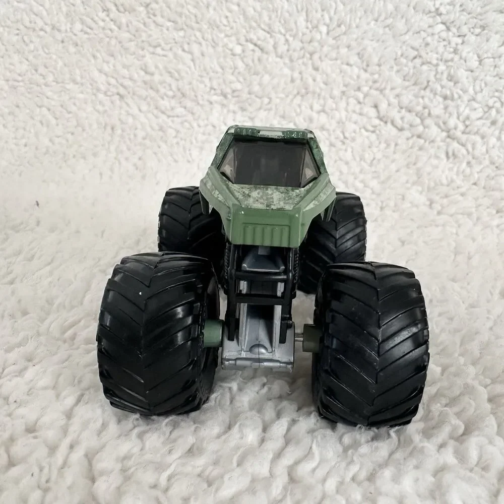 Monster Jam Soldier Of Fortune 1:64 Scale Diecast Monster Truck Green BKT Tires